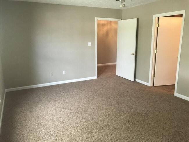 Building Photo - 9708 Stream View Trail