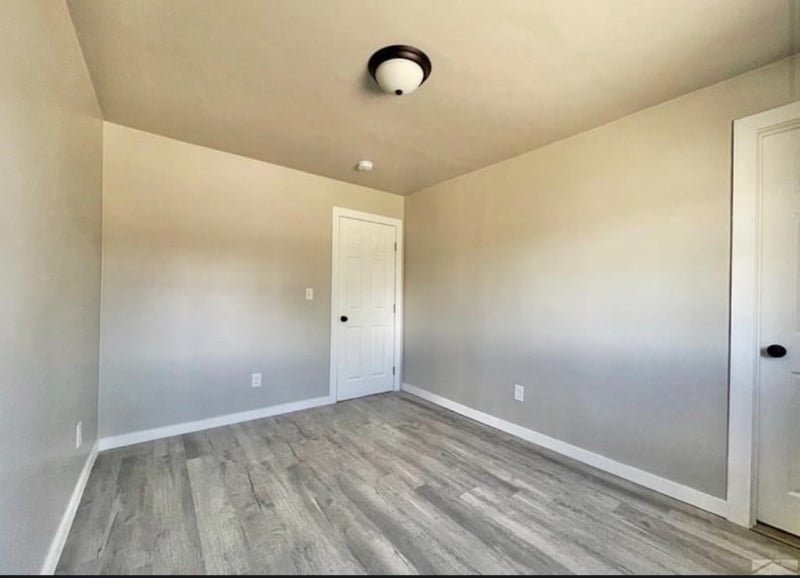 Building Photo - 3005 Temple Ln