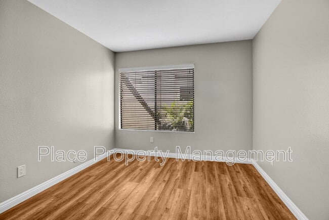 Building Photo - 3017 Plaza Lorenzo