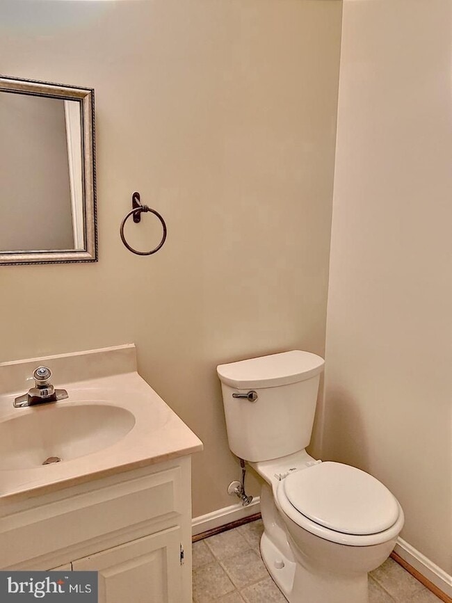 Building Photo - Welcome to this beautifully maintained brick end residence in the heart of Falls Church, where co...