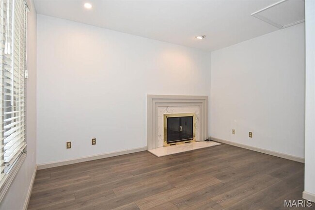 Building Photo - 4444 Lindell Blvd