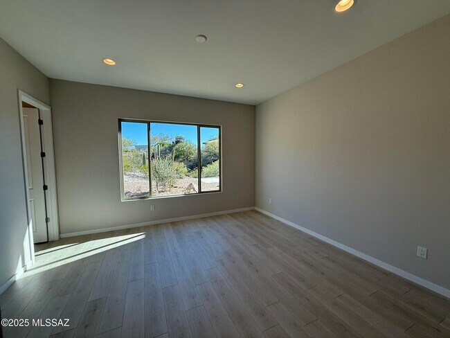 Building Photo - 5981 East Calle Agua Verde