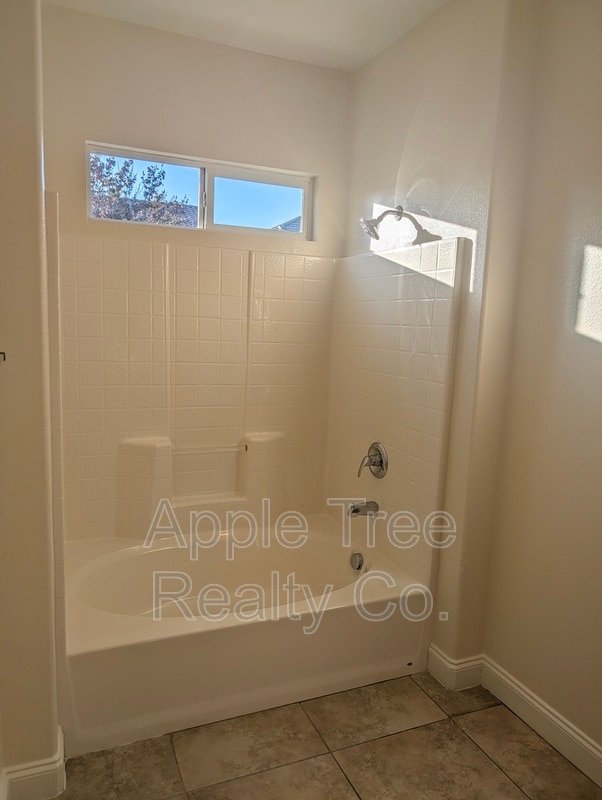 Building Photo - 1349 Edelweiss Dr