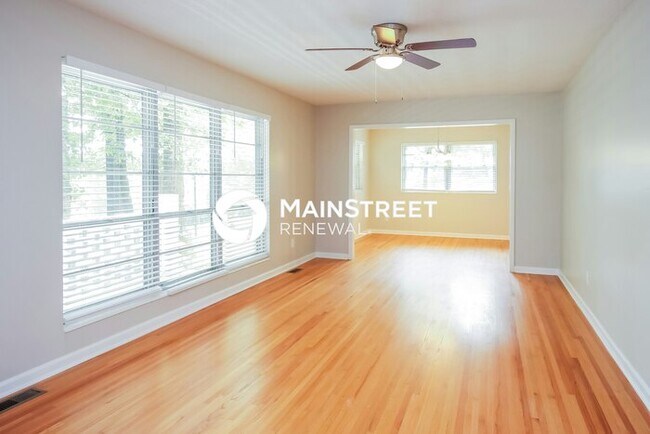 Building Photo - 3 Bedroom Pet-Friendly Home in FULTONDALE, AL with Main Street Renewal