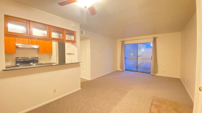 Building Photo - Beautiful Condo at The Reserve, About 2.3 Miles from the Plaza