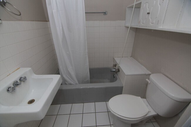 Building Photo - QCA4626