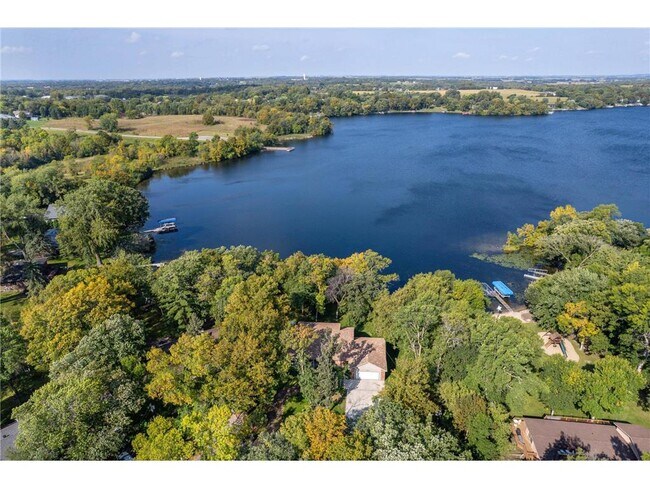 Building Photo - 1409 Hoot Lake Dr