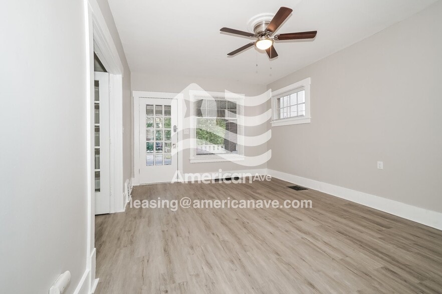 Building Photo - 1216 Dueber Ave SW