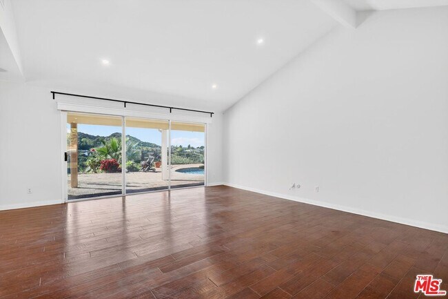 Building Photo - 3713 Dellvale Pl