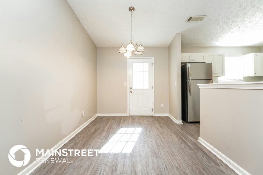 Building Photo - 5591 Sapphire Spring