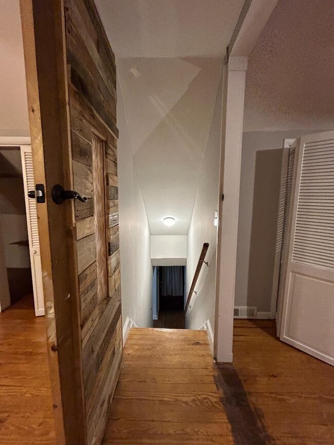 Building Photo - 2707 Fairlawn St