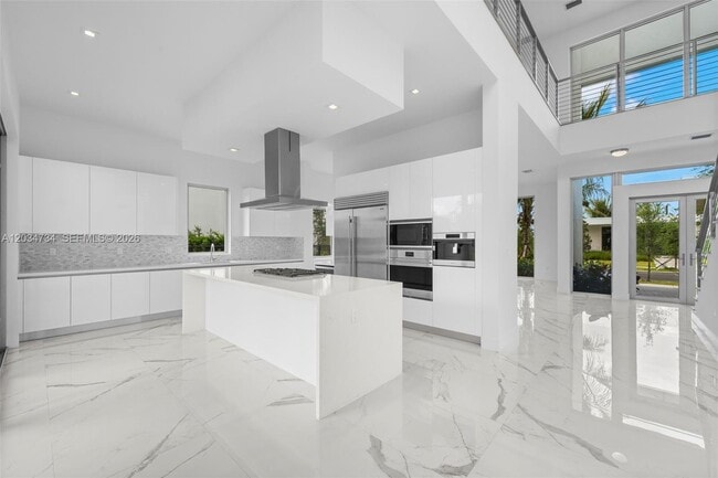 Building Photo - 16710 Botaniko Dr N