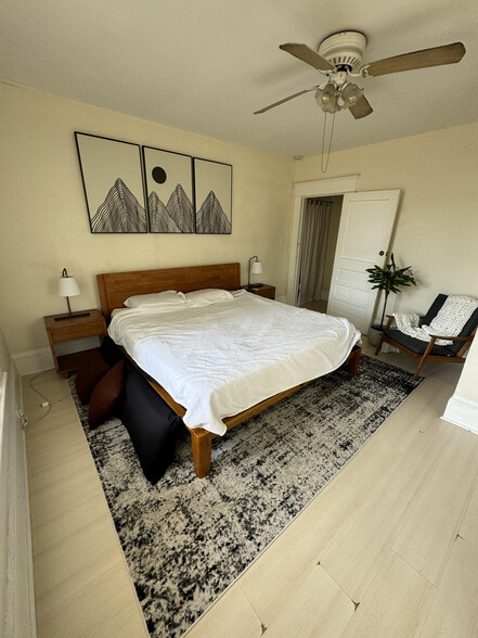 Building Photo - 215 S Howard Ave