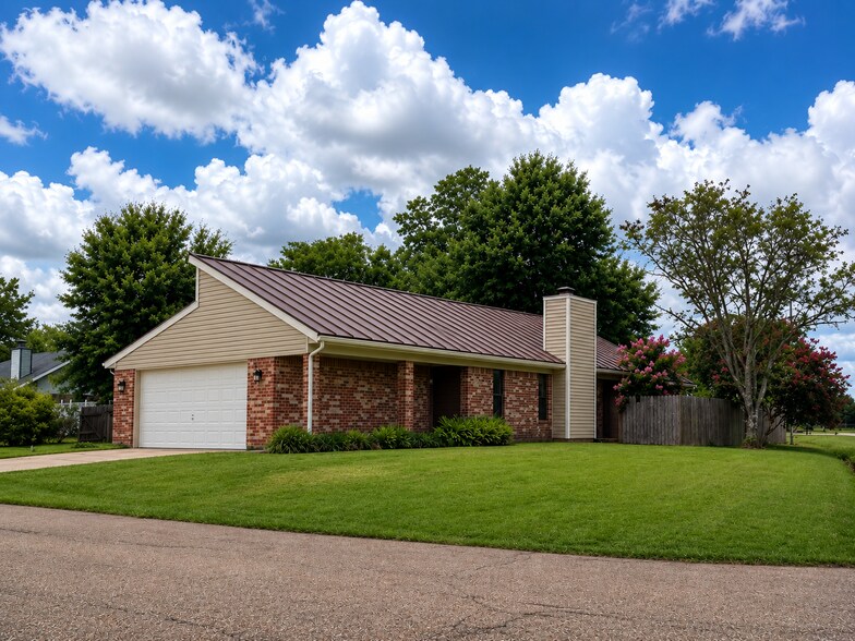 Building Photo - 101 Sagebrush Dr