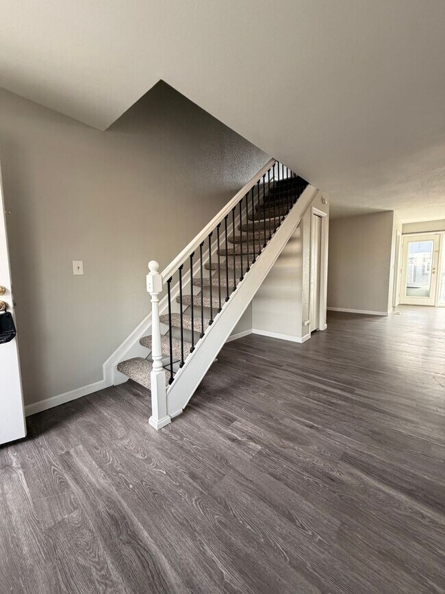 Building Photo - 219 N Race St