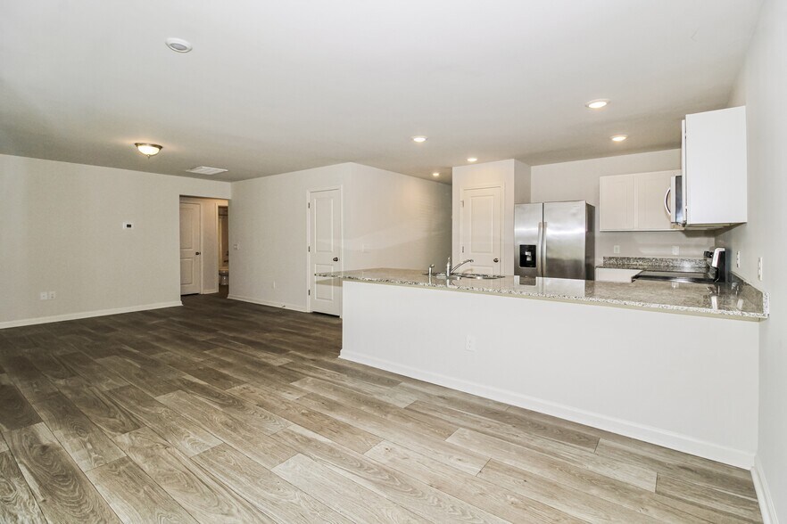 Building Photo - 2517 Upland Cir