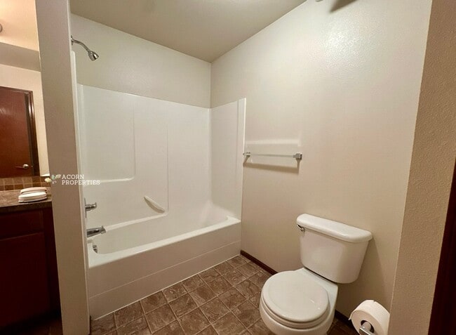 Building Photo - 1668 Stremler Dr