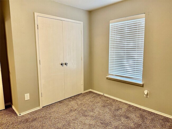 Building Photo - 29631 Evergreen Hills Dr