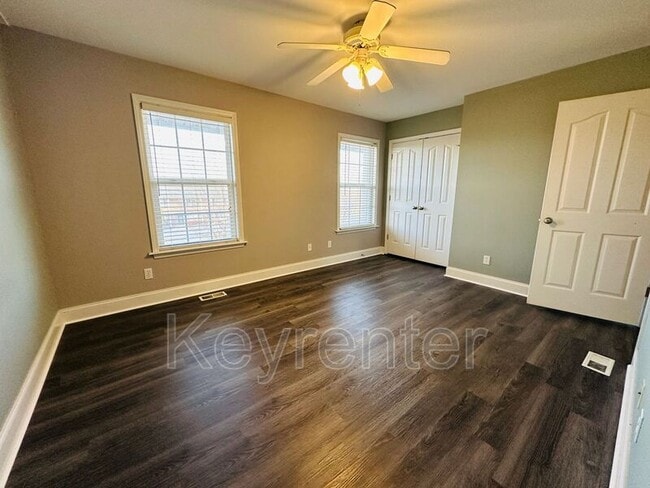 Building Photo - 2420 Hallerins Ct