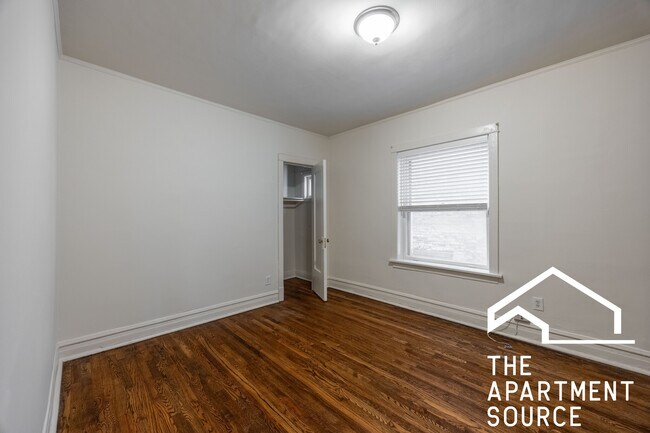 Building Photo - 1432 W Jonquil Terrace