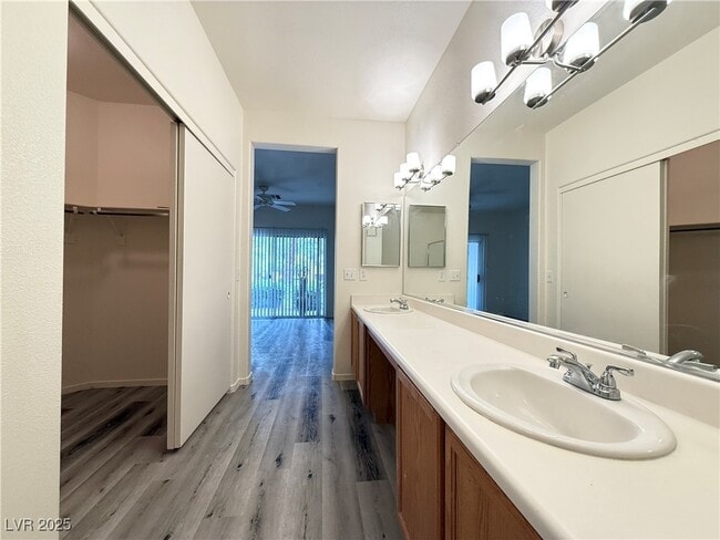 Building Photo - 813 Peachy Canyon Cir