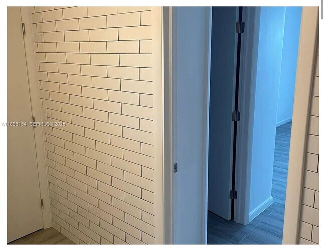 Building Photo - 1351 NE Miami Gardens Dr