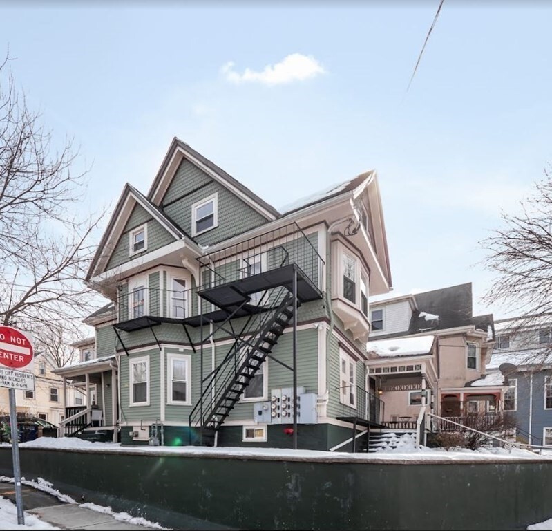 Building Photo - 102 College Ave