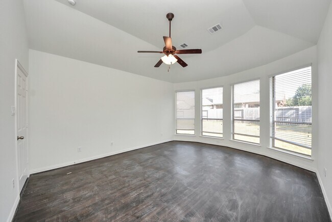 Building Photo - 17222 Red Oak Bend Dr