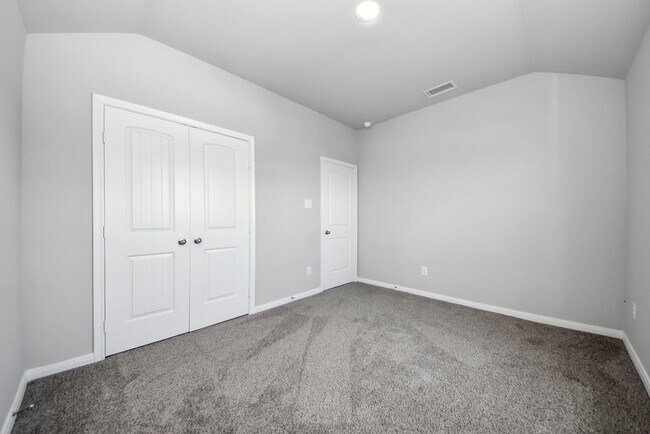 Building Photo - 288 Buckskin Dr