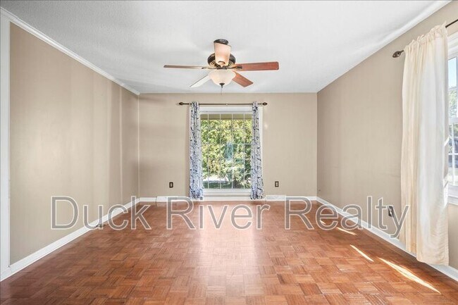Building Photo - 209 Hampton Rd