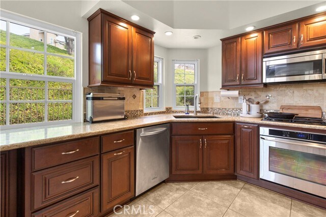Building Photo - 6118 Garnet Cir