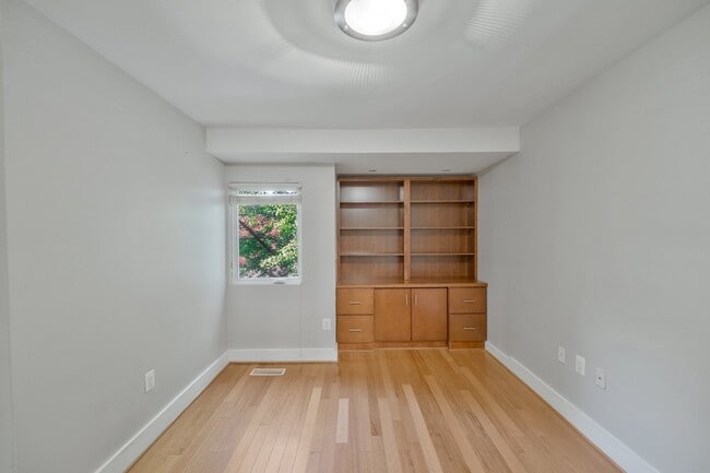 Building Photo - 1339 Riggs St NW