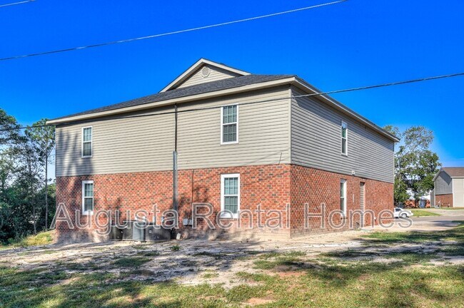 Building Photo - 34 Conifer Ct