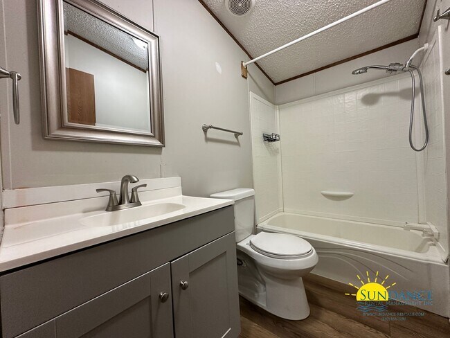 Building Photo - 3 Bedroom Home Near Both Bases