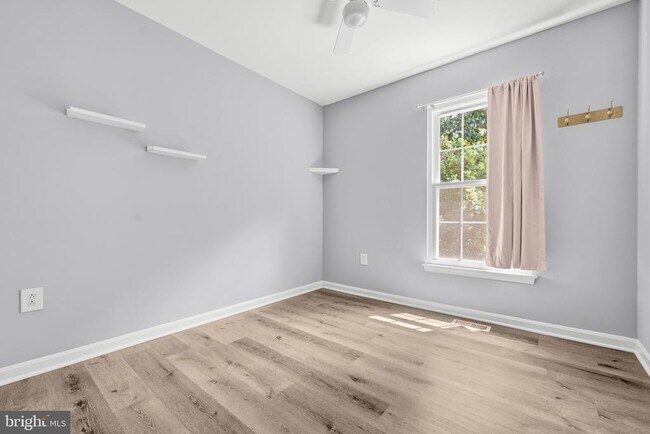 Building Photo - 4217 Kenton Cir