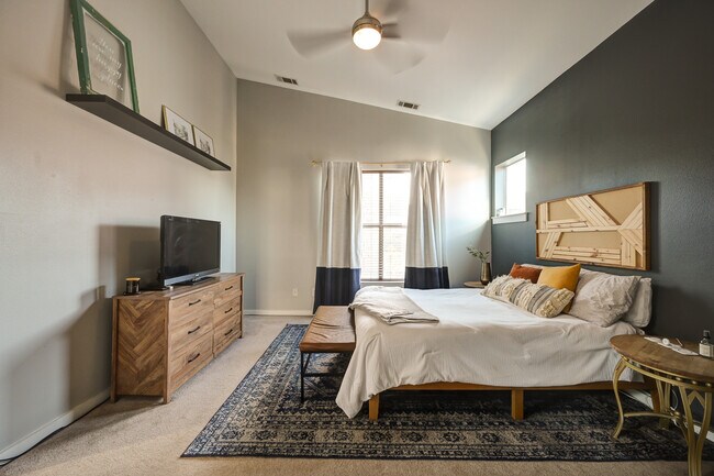 Building Photo - 1214 Urban Lofts Dr