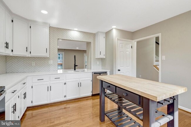 Building Photo - 8478 Battle Ct