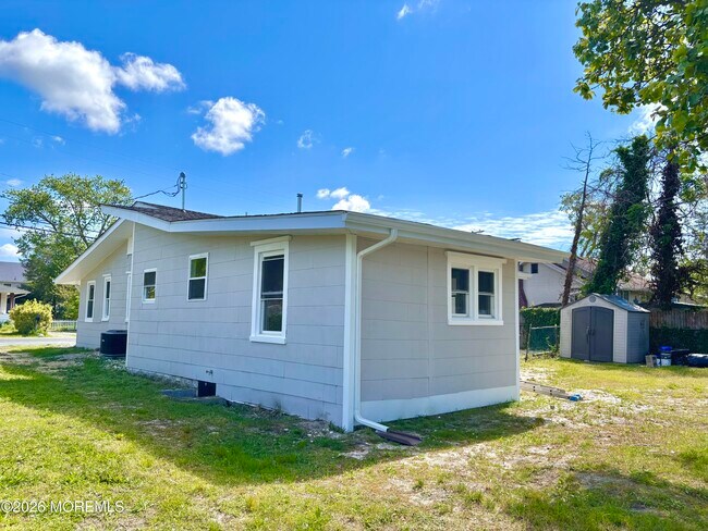 Building Photo - 408 Forepeak Ave