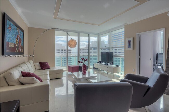 Building Photo - 950 Brickell Bay Dr