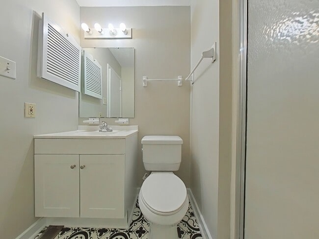 Building Photo - 857 Danish Dr