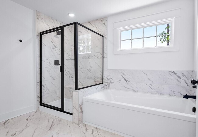 Building Photo - Brand New 4BR Luxury Home in Collington East