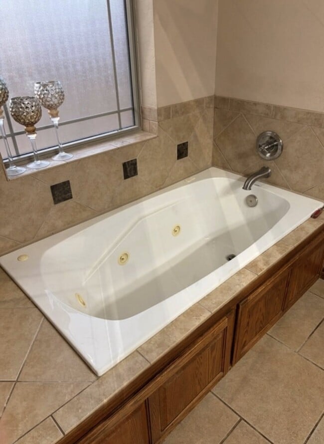 Building Photo - 1088 Gray Hawk Dr