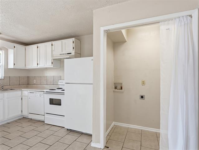 Building Photo - 1373 Oakbluff Dr