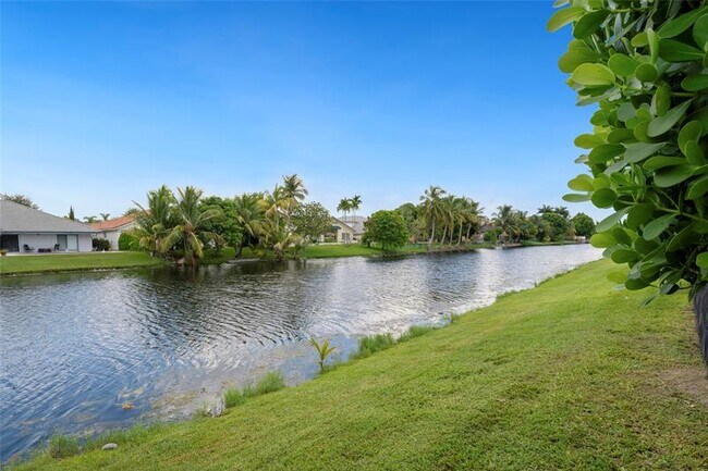 Building Photo - 11843 SW 13th Ct