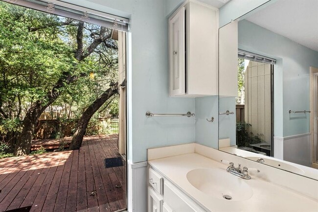 Building Photo - 8301 Greenslope Dr