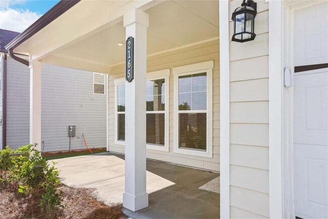 Building Photo - 2165 Boxwood Cir