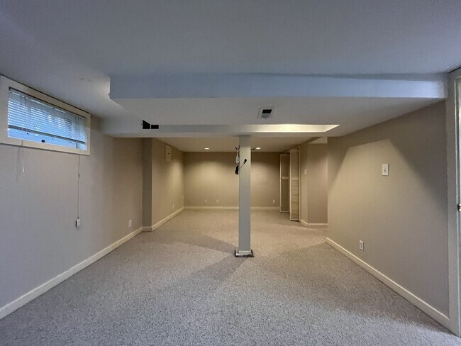 Building Photo - Charming Portland Home with Original Hardwood Floors, Finished Basement & Large Kitchen