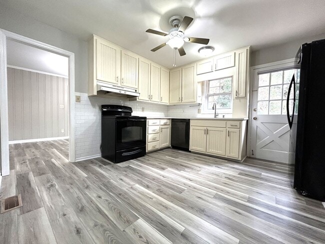 Building Photo - Updated Home near Emory University