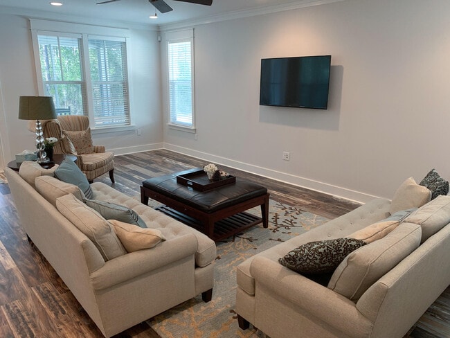 Building Photo - 741 Breakers Street