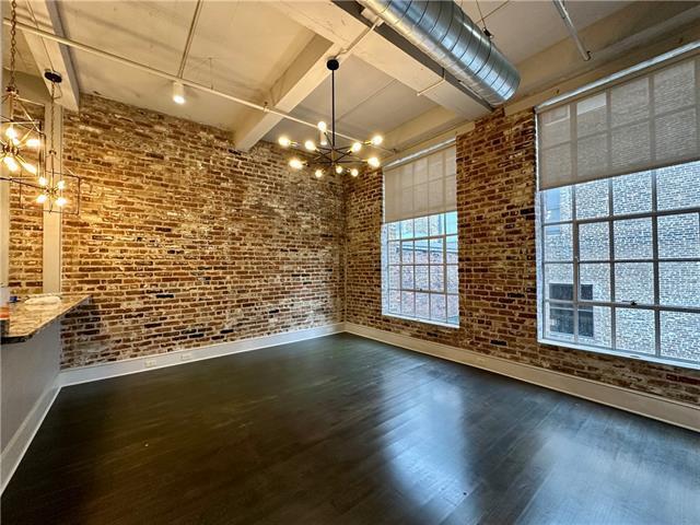 Building Photo - 516 Bienville St